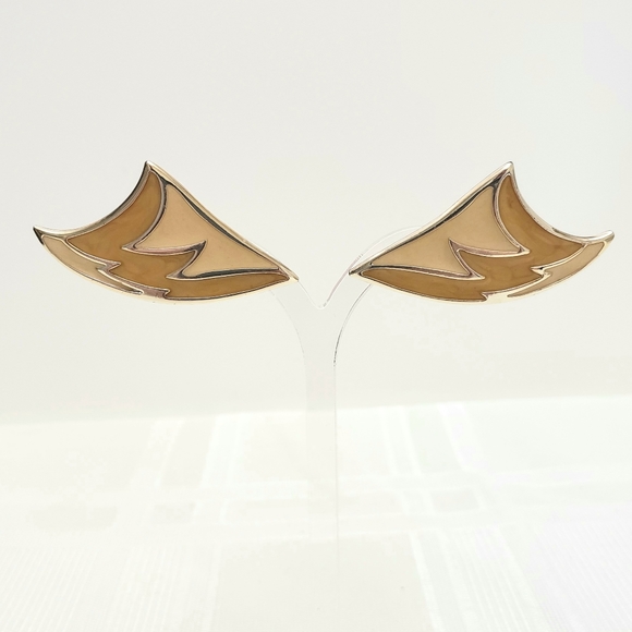 Pretty Vintage Enamel Retro Yellow/Beige/Tan Fun Post Earrings - Picture 3 of 8